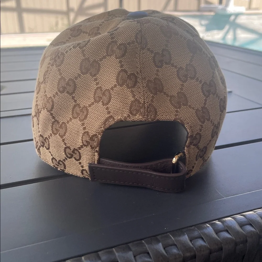 Woman’s cap - Picture 3 of 5